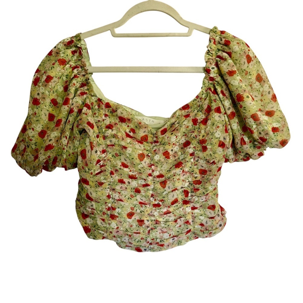 ASTR The Label Floral Tenley Ruched‎ Top Short Puff Sleeves Size Medium - Picture 2 of 12
